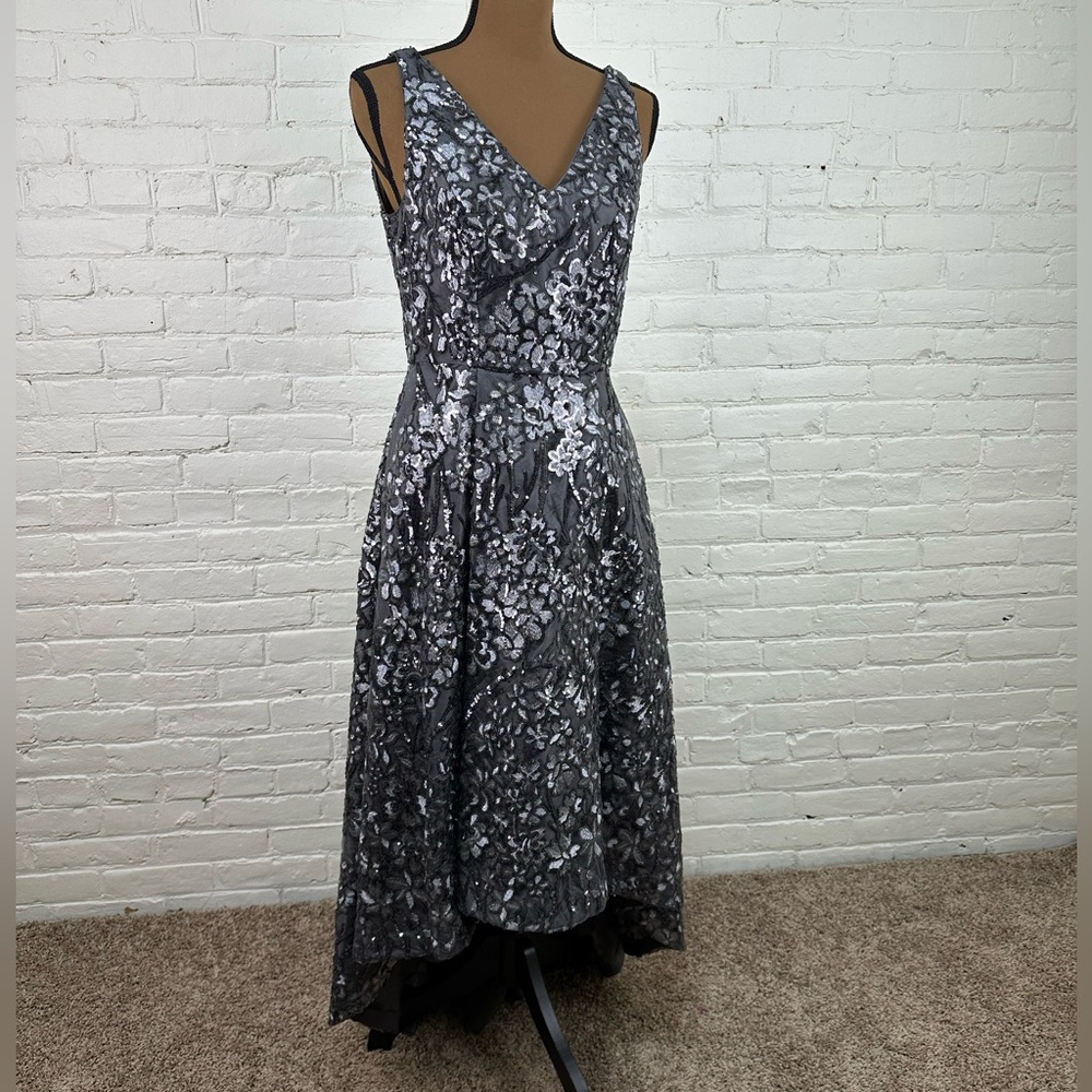 Calvin Klein High Low Sequin Embroidered Gunmetal Grey Gown Women’s Size 6 NWT